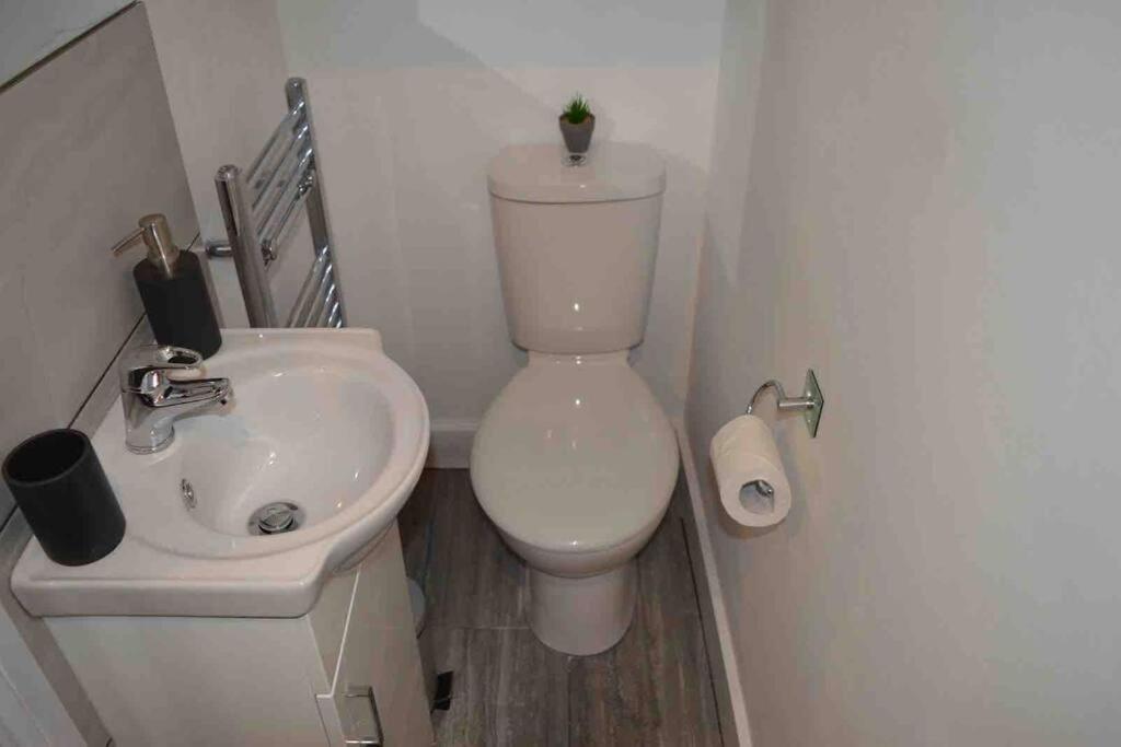 הוילה Unique 4 Bed House In Derby Perfect For Contractors And Families מראה חיצוני תמונה